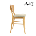 صندلی اپن چوبی فیلی با پایه‌های چوب راش طبیعی و نشیمن پارچه‌ای فیلی روشن از برند اپن تاپ.